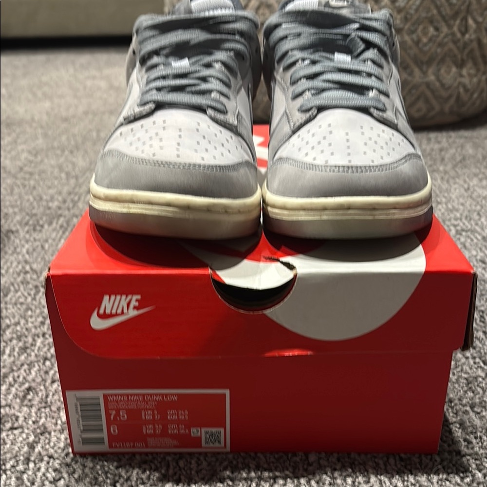 Nike Woman’s Gray Sneakers